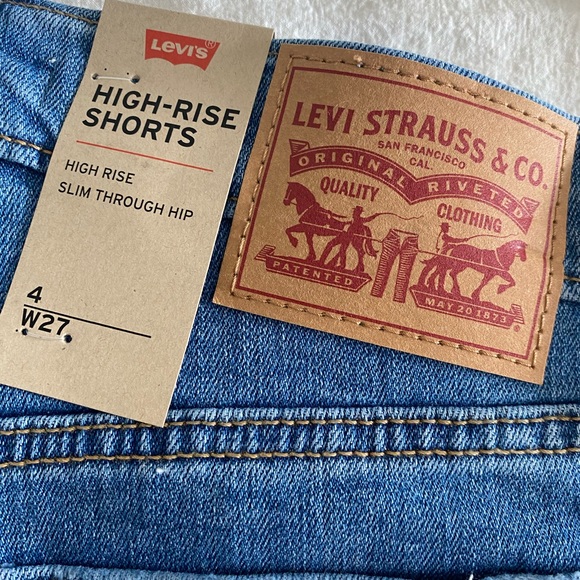 Levi’s - Picture 2 of 3